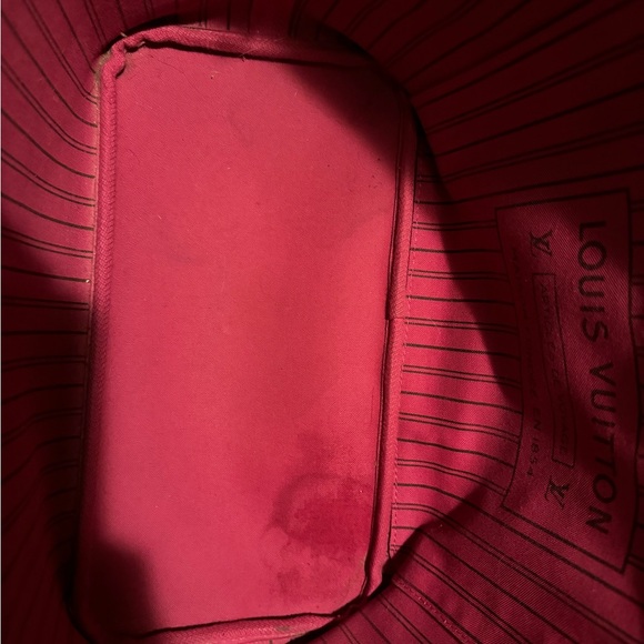 LV Neverfull MM - Picture 9 of 17